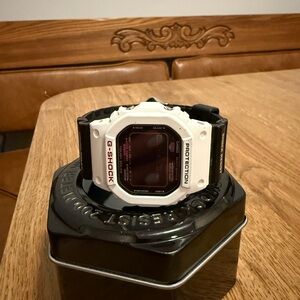 G-Shock Black and White Smartwatch